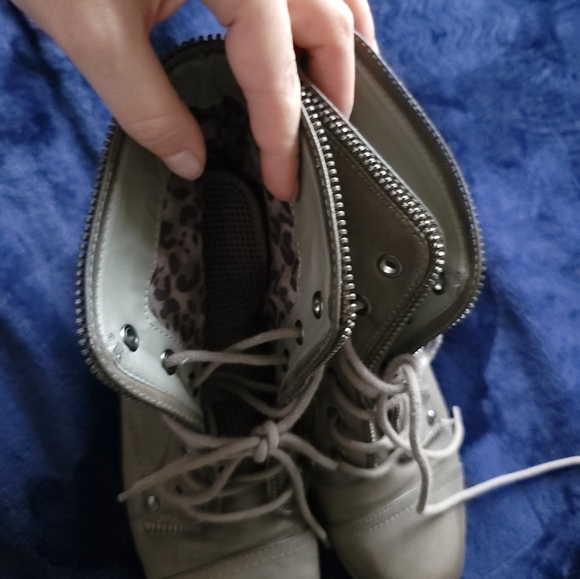 Women's combat ankle booties - Picture 3 of 12